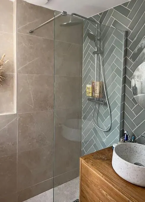 Why Paris ? Why Montmartre ? Apartman